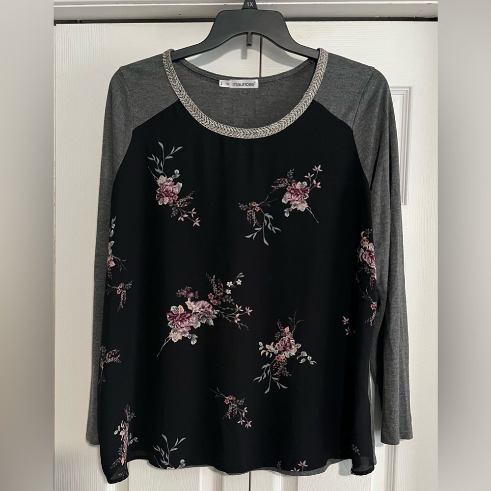 Maurice’s size 2. Cute flowered dressy top